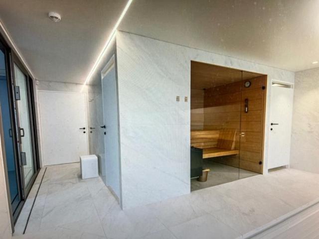 Schravenhoek Met Indoorzwembad En Sauna Veurne Buitenkant foto